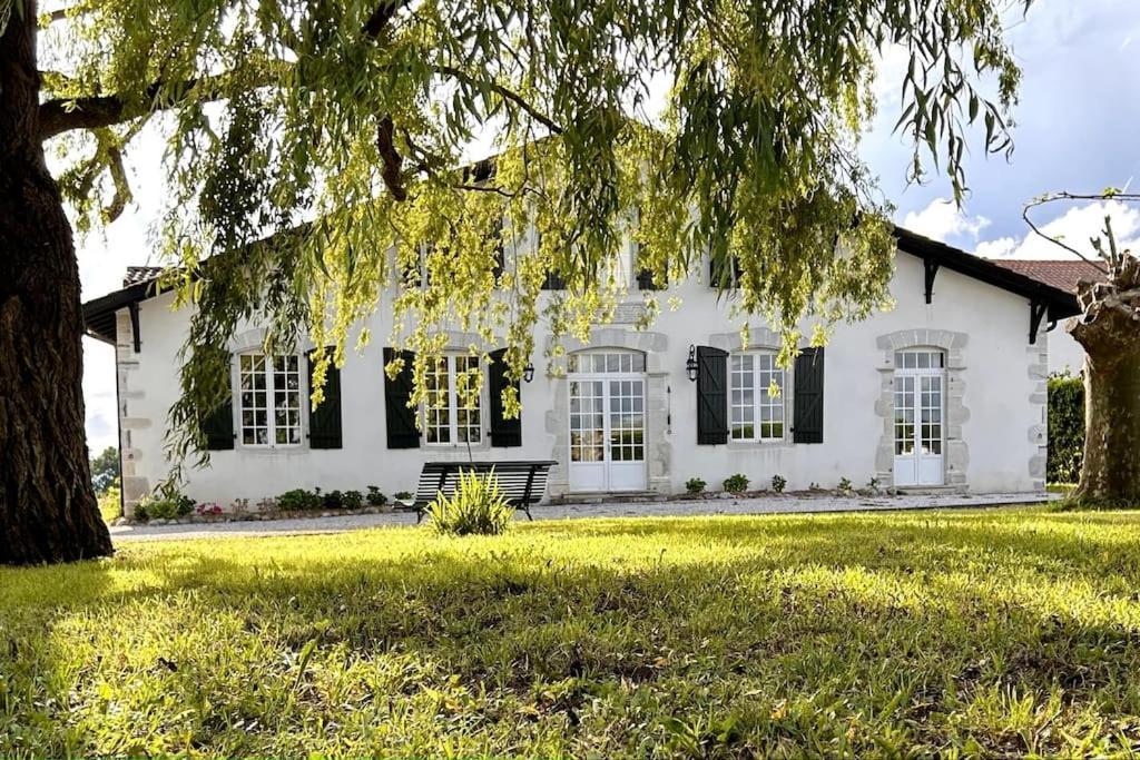 Villa De Charme Avec Piscine Saint-Etienne-d'Orthe Dış mekan fotoğraf